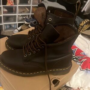 Dr. Martens Men's Leather Boots Dark Brown